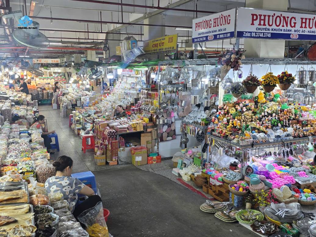 Cheap shopping in Ho Chi Minh: my personal tips and favorite markets An Dong Market – hidden gems in District 5