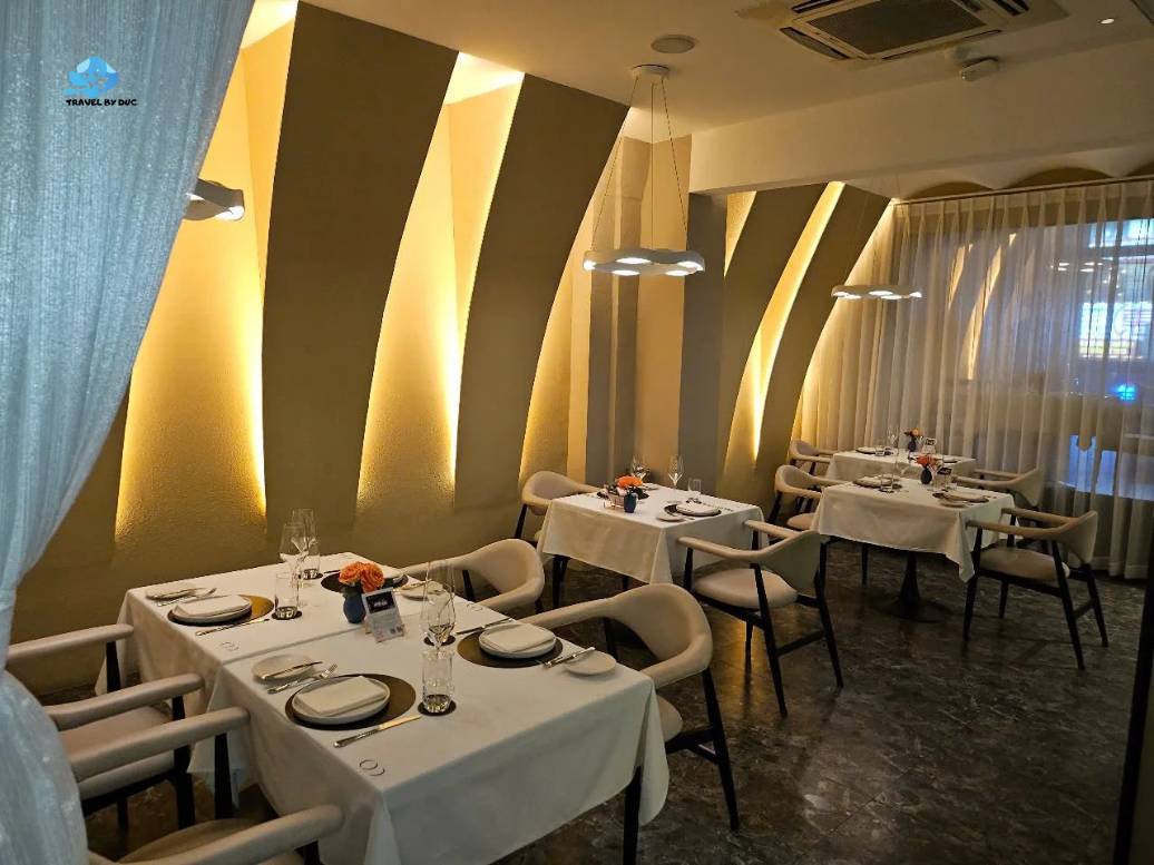 How fine dining Ho Chi Minh City surprised me with unforgettable flavors Lune Restaurant and Bar modern fine dining with live jazz