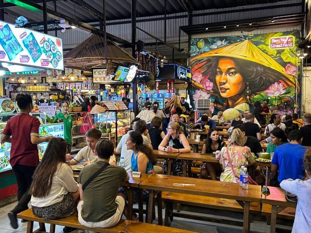 Ho Chi Minh City street food tour seen from the sidewalk Simple dishes that reflect the character of the city during a street food tour