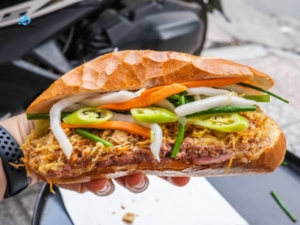 Discovering lunch Ho Chi Minh City through iconic local eateries that define everyday flavor