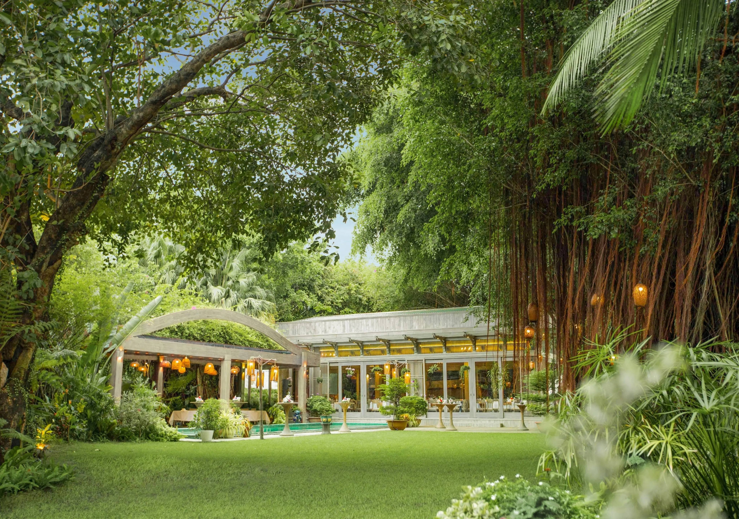 An Lam Retreats Saigon River