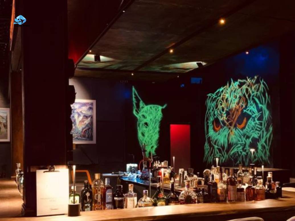 Why travelers love exploring bars in Thao Dien after sunset Art Bar Viet Nam and the playful fusion of creativity music and cocktails in Thao Dien nightlife
