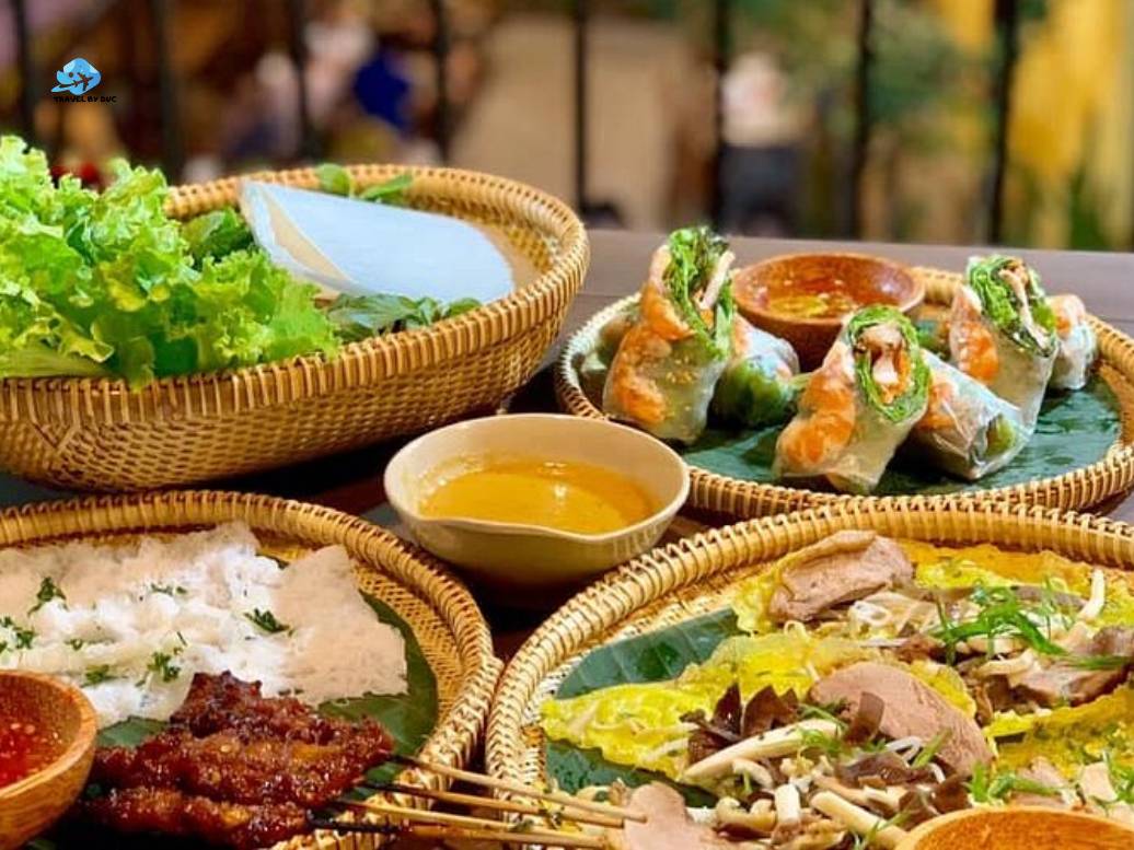 Best banh xeo in Saigon and the sound of sizzling street pans Bếp Cuốn Sài Gòn and casual dining with consistent quality