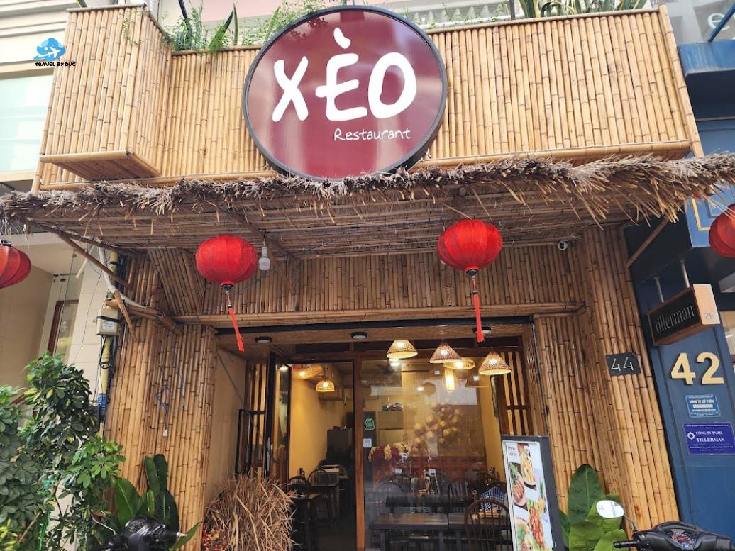 Best banh xeo in Saigon and the sound of sizzling street pans XÈO Restaurant and contemporary Vietnamese reinterpretation