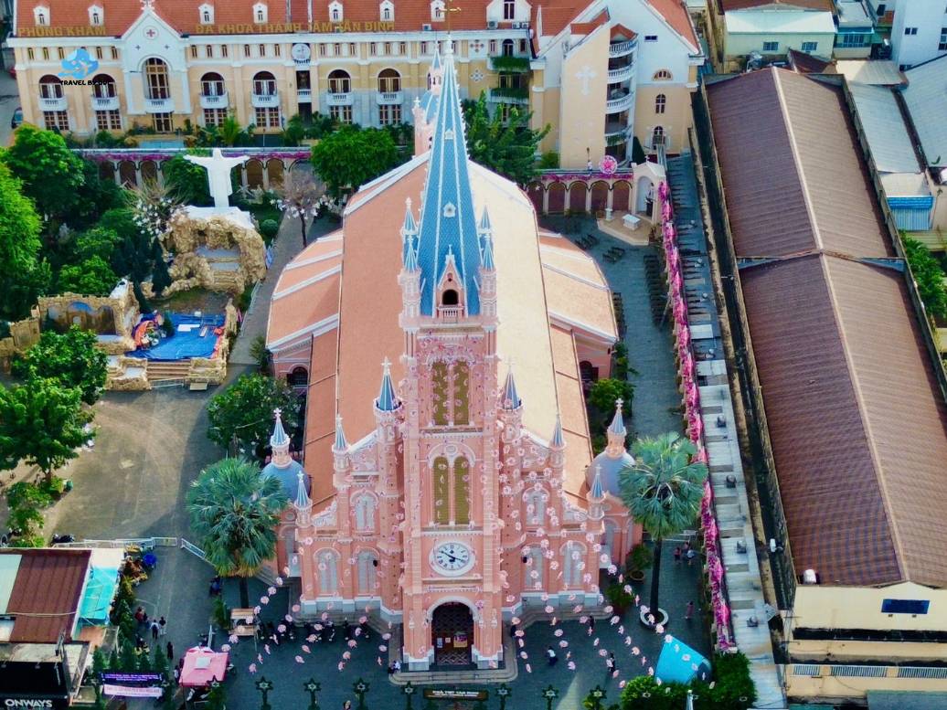 Discovering the unique beauty of Tan Dinh church What impressed me most about the architectural beauty and historical character of Tan Dinh church