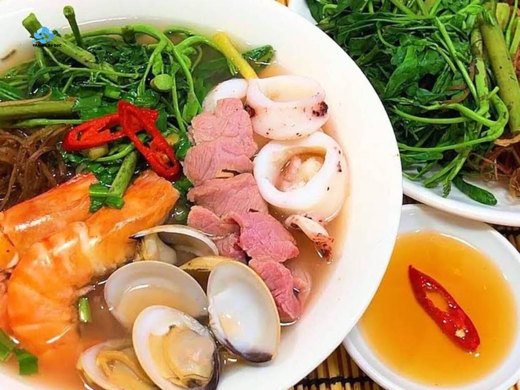 Is bun mam Sai Gon worth trying for first time visitors BÚN MẮM 444